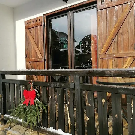 Tarski Konaci 미트로박