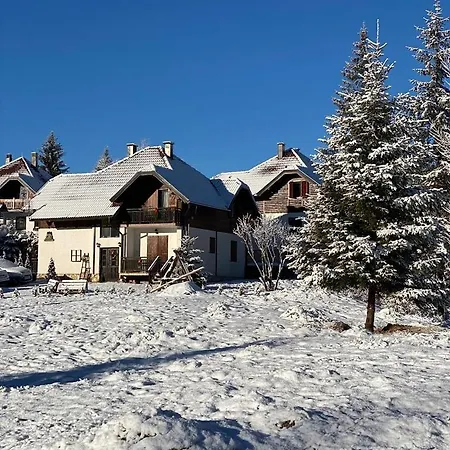 Tarski Konaci * 미트로박