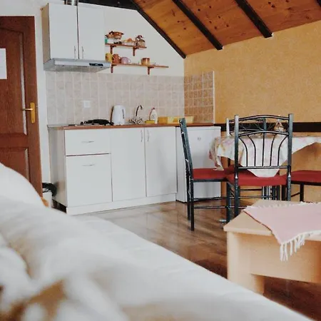 Apartment Tarski Konaci