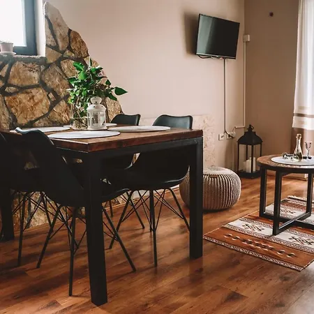 Tarski Konaci * 미트로박