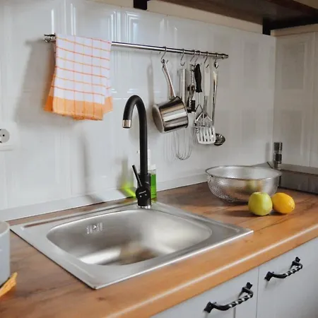 아파트 Tarski Konaci 미트로박