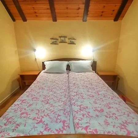 Tarski Konaci Apartment *